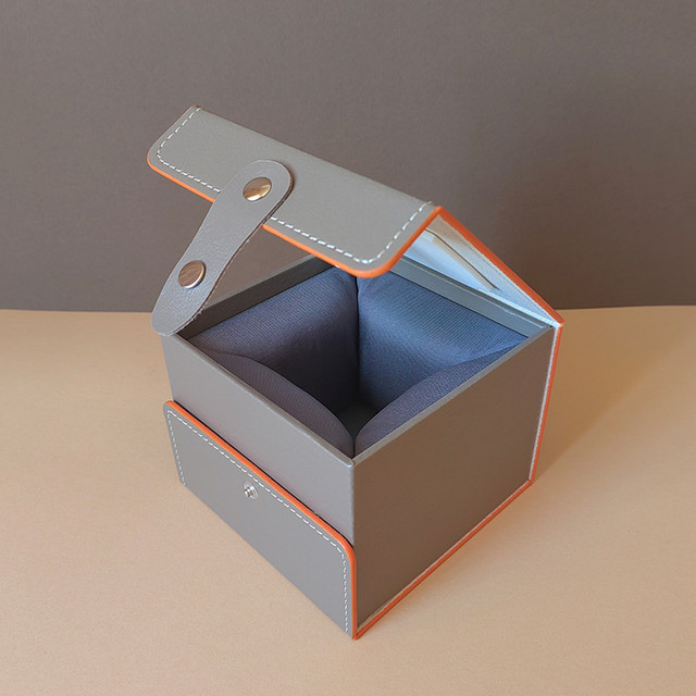 Коробка-шкатулка із екошкіри для годинника, аксесуарів. Коробка подарункова  для прикрас та ексклюзивних речей