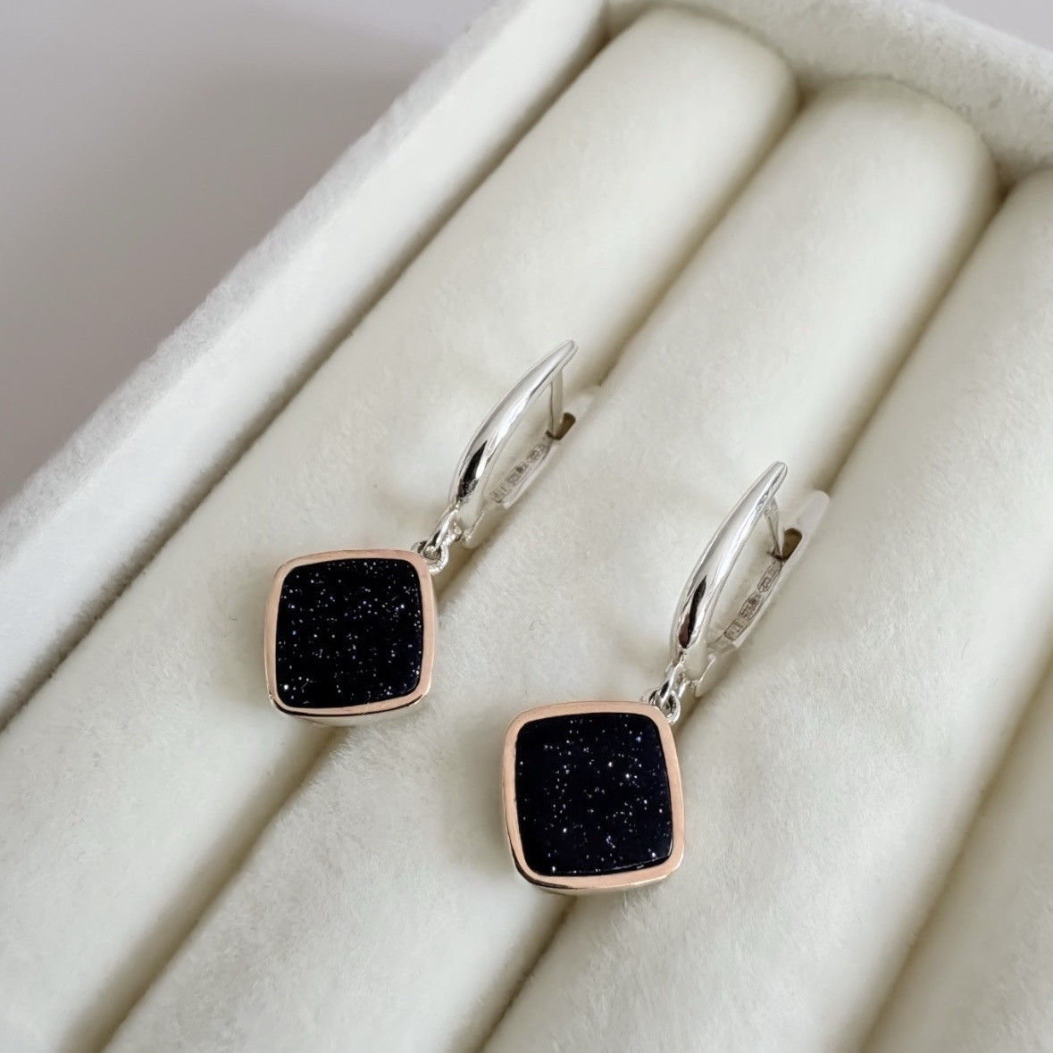 Срібні сережки-підвіски з авантюрином в обрамленні золота «Бачата» - срібло 925, золото 375 проби, фото 1