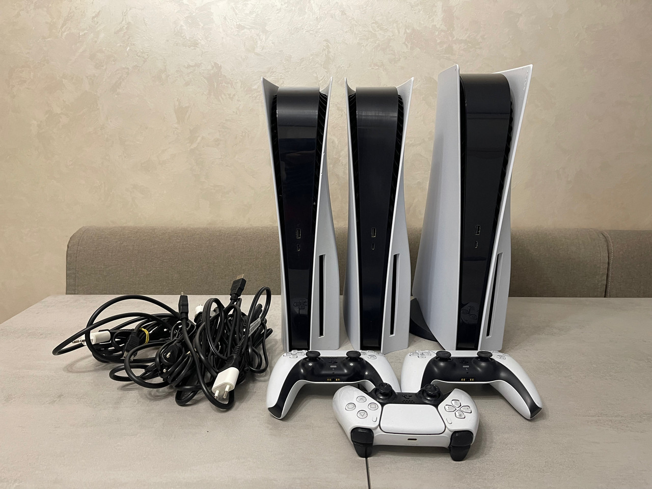 Ігрові приставки Sony Playstation PS5 CFI-1015A, Blu-ray + джойстик, фото 1