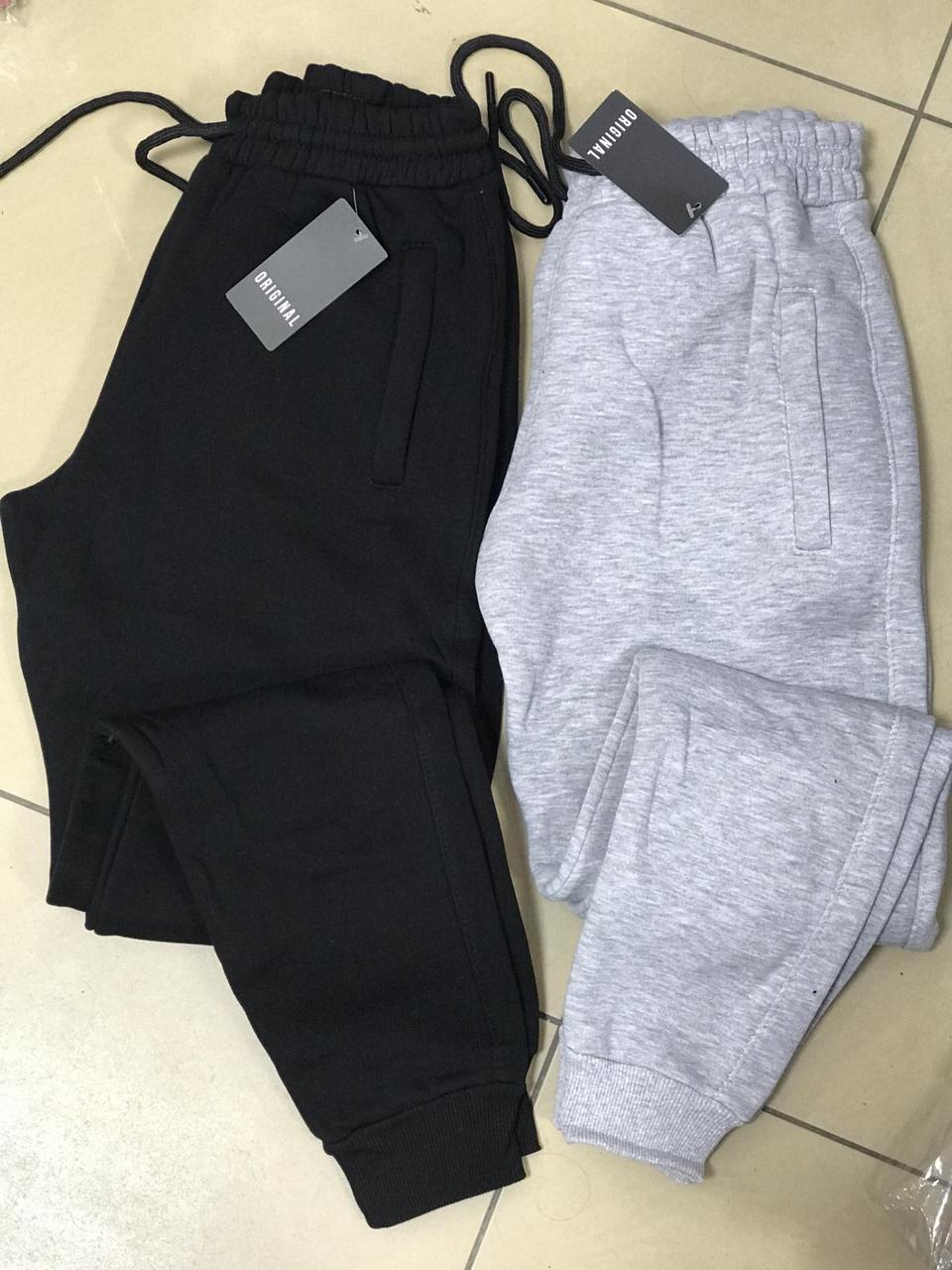 Спортивні чоловічі штани на манжетах у сірому кольорі, фото 1