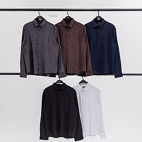 Стильна чоловіча вельветова сорочка в білому і чорному кольорі