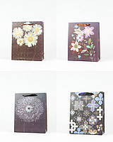 Пакет паперовий подарунковий М:26х32х10 см тиснення фольгою BM200098