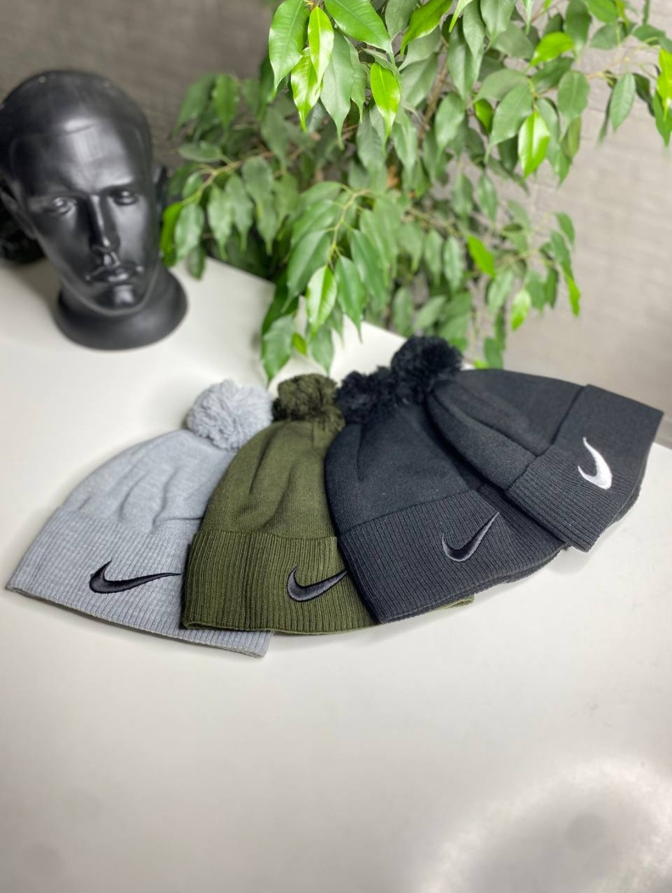 Шапка NIKE унісекс акрил на флісі зі знімним бабоном Чорний з білим, фото 1