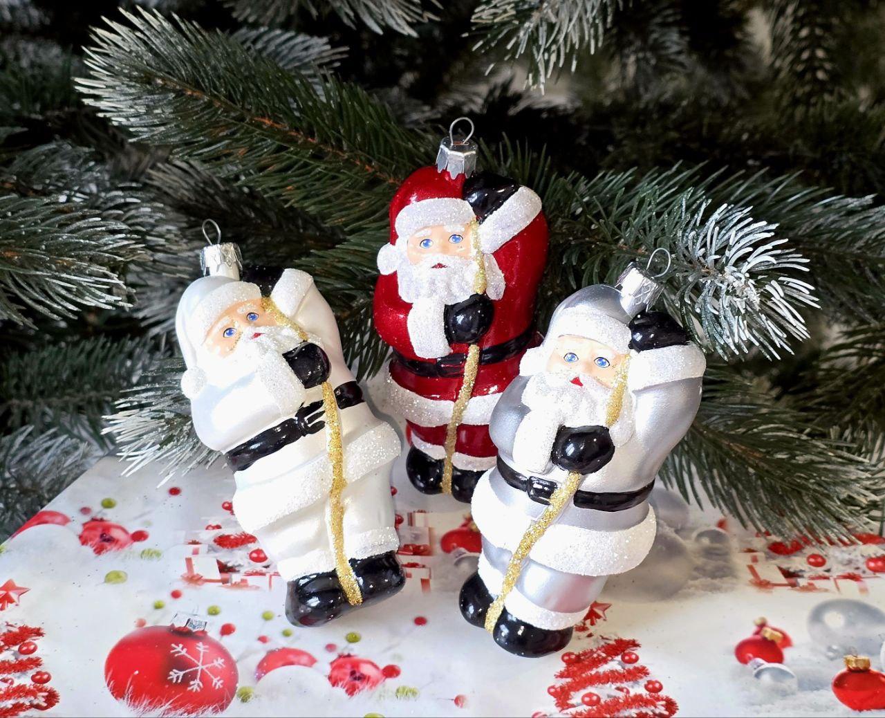 Санта на мотузці — красива іграшка для ялинки