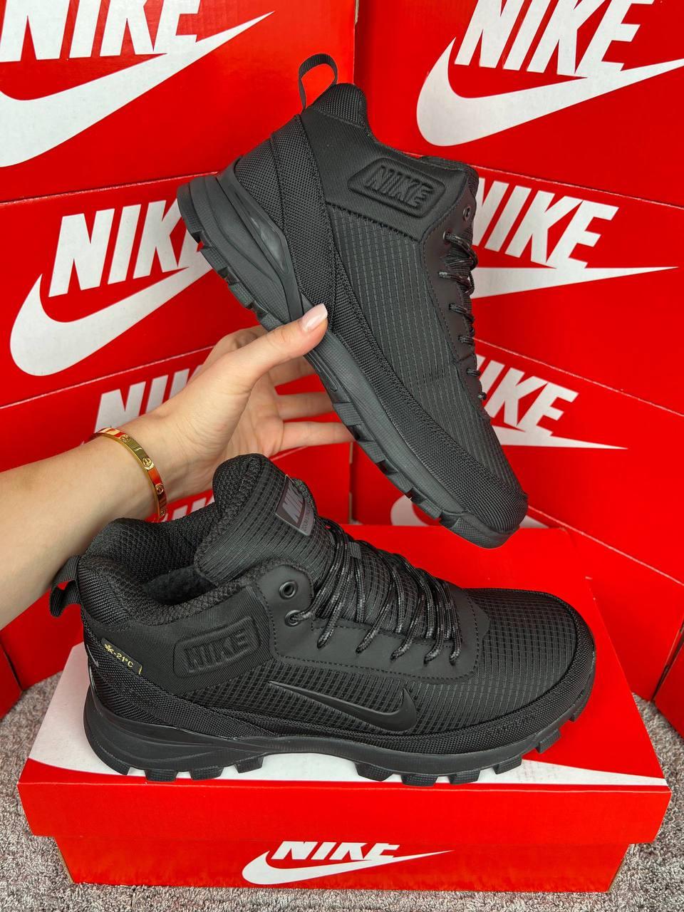 Чоловічі зимові кросівки Nike Rivah Fur All Black, черевики спортивні текстиль на хутрі чорні. Чоловіче взуття