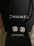 Сережки Шанель квіточки / біла емаль, позолота 18К, фото 7