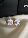 Сережки Шанель квіточки / біла емаль, позолота 18К, фото 2