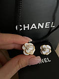 Сережки Шанель квіточки / біла емаль, позолота 18К, фото 9