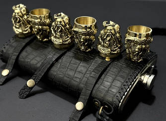 Фляга у шкіри з чарками "Козаки" | Подарунок для чоловіка, брата, кума