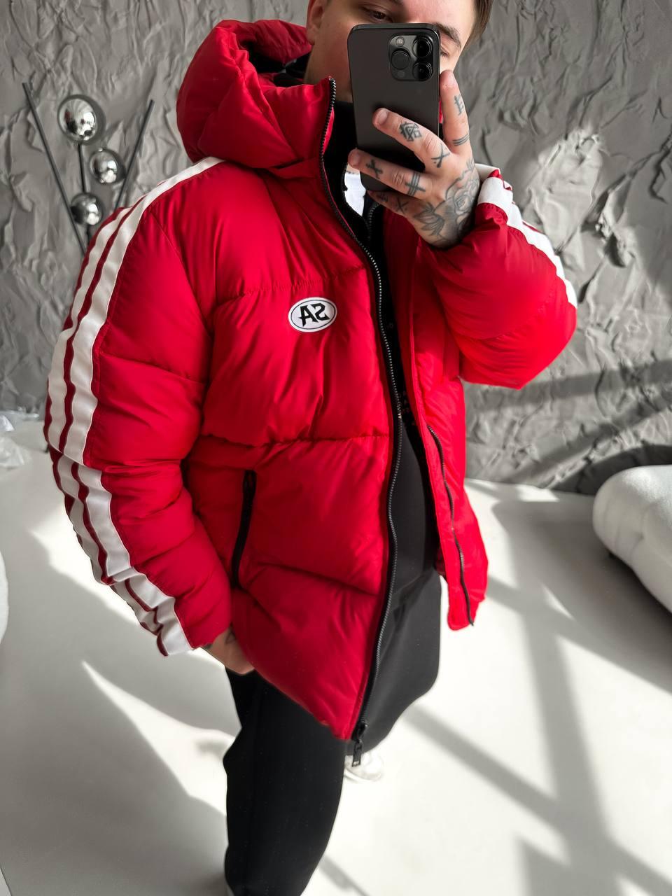 Чоловіча зимова куртка з лампасами червона з капюшоном, фото 1