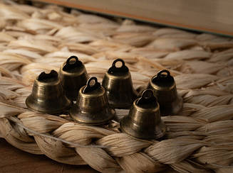 Дзвіночки металеві для прикрашання одягу, виробів і сувенірів розміром 16 мм, колір стара латунь