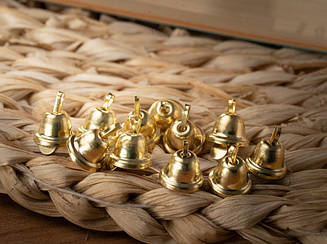 Маленькі золоті дзвіночки для декорування сувенірів, скрапбукінгу та одягу золото розміром 10 мм