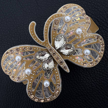 Заколка автомат для волос глянцевая бабочка светло коричневого цвета с стразами и белыми бусинами ширина 4.5 см длина 8 см, фото 1