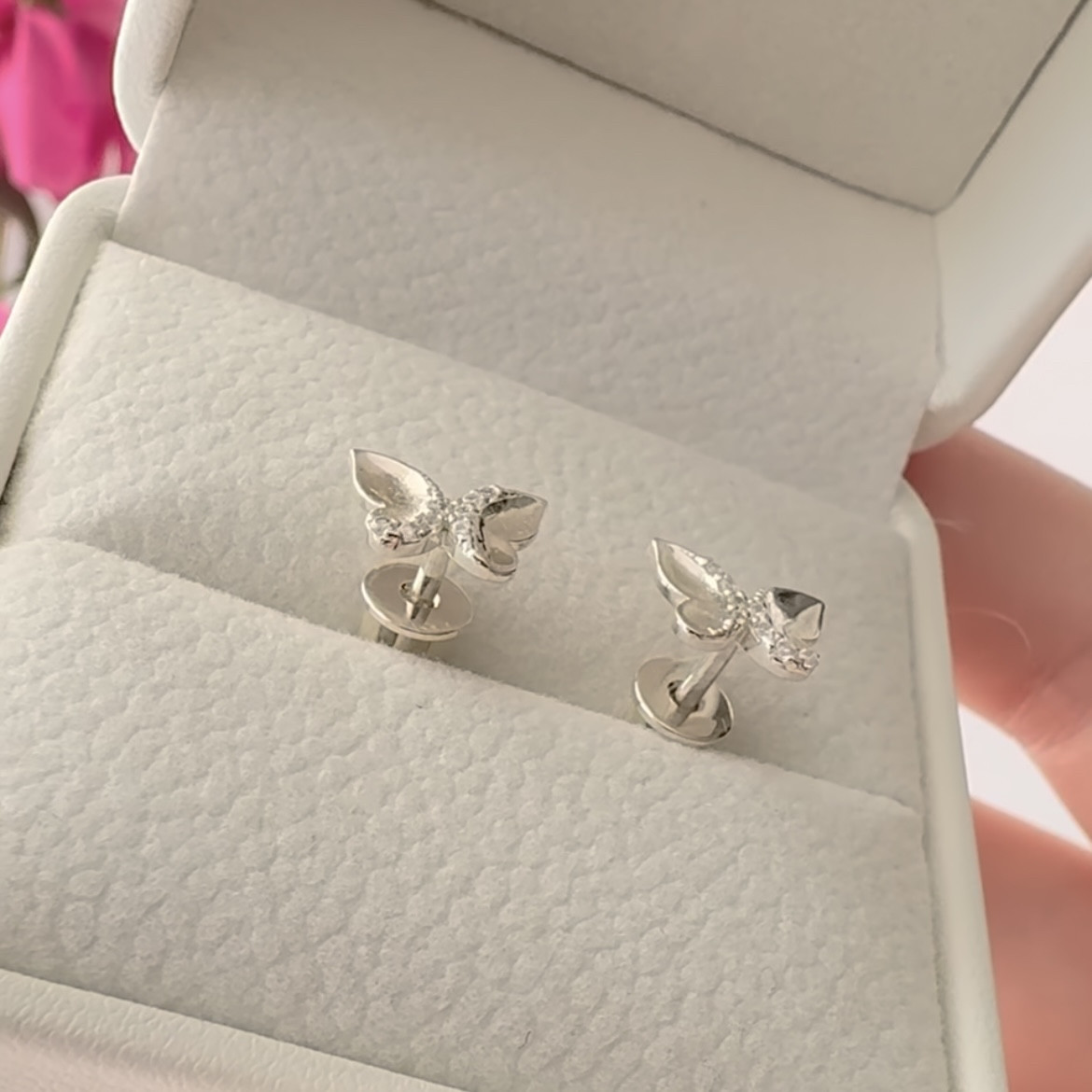 Срібні сережки-пусети у формі метеликів «Пелюстки вітру» проба 925, фото 1