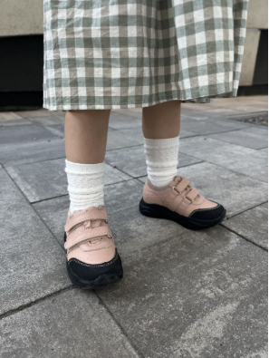 Дитячі ортопедичні кросівки з натуральної шкіри – супінатор, жорсткий задник, анатомічна устілка, фото 1