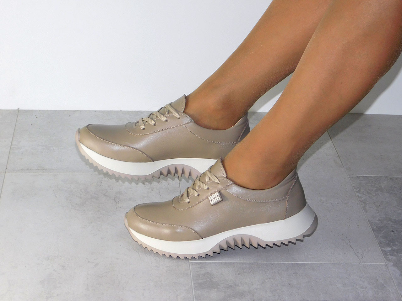 Кросівки шкіряні жіночі весна осінь бежеві, фото 1