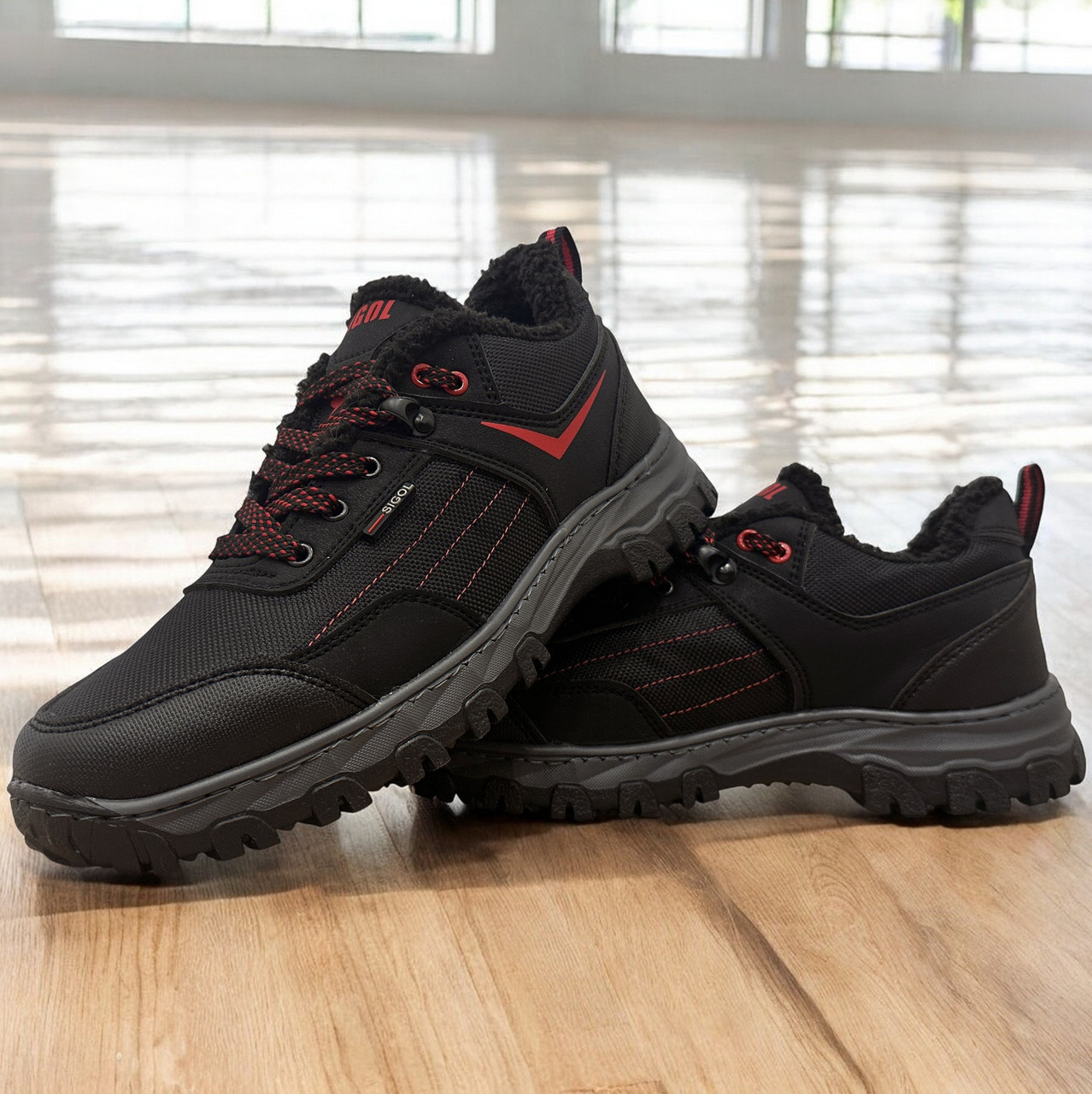 Кросівки чоловічі зимові з хутром протекторні чорні з червоним (Сгб-15-2), фото 1