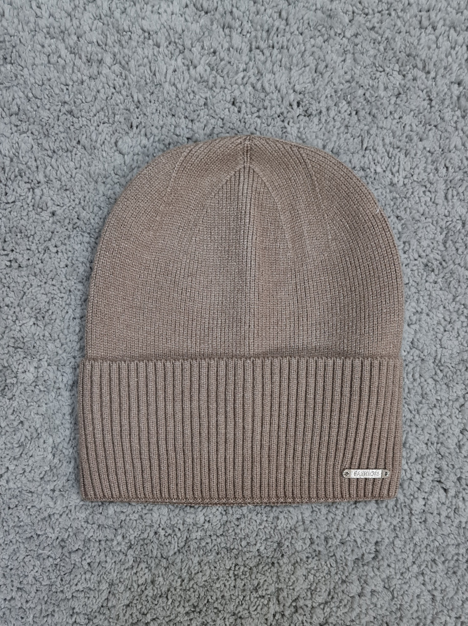 Шапка жіноча однотонна класична