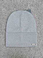 Шапка жіноча однотонна класична