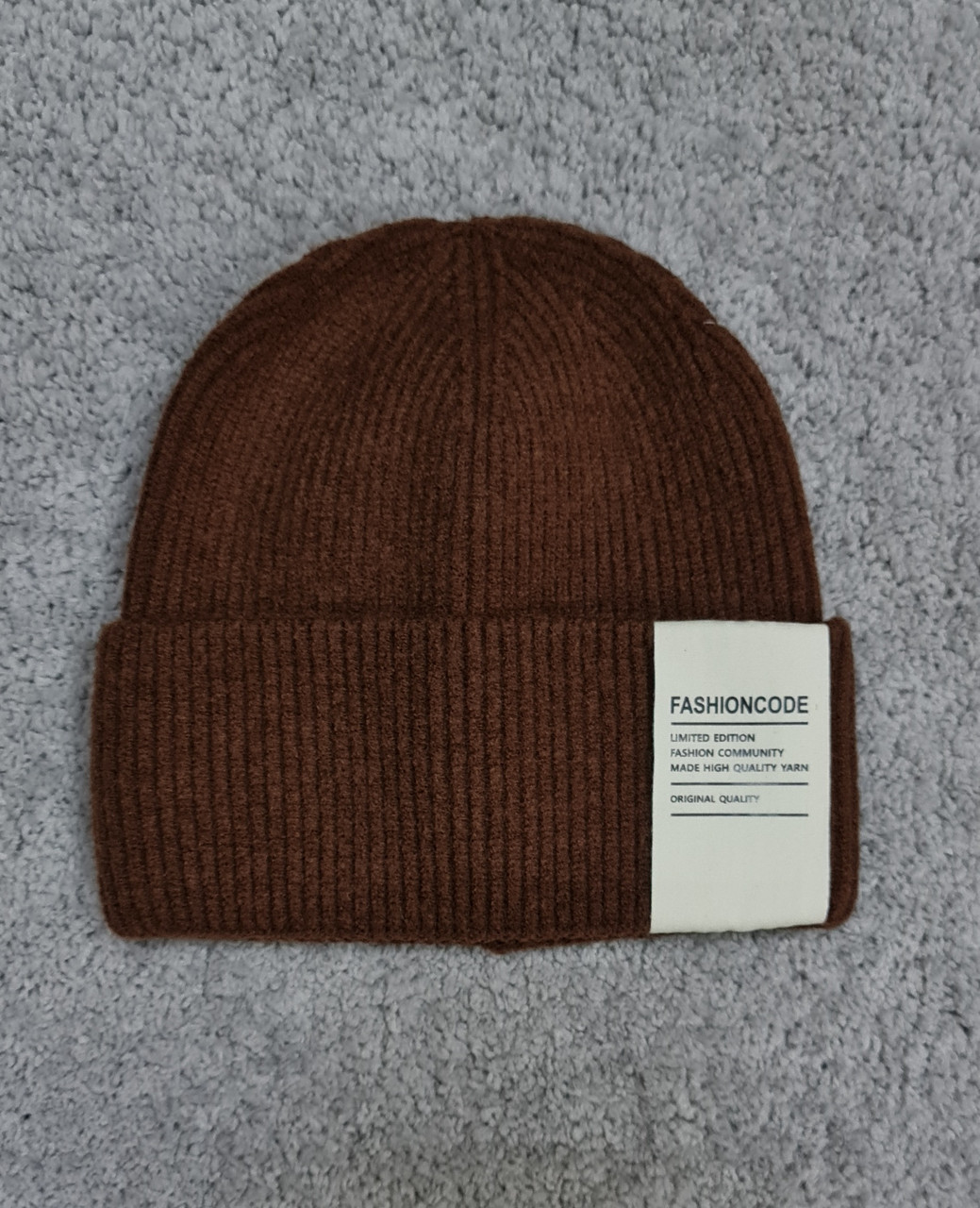 Шапка жіноча однотонна класична