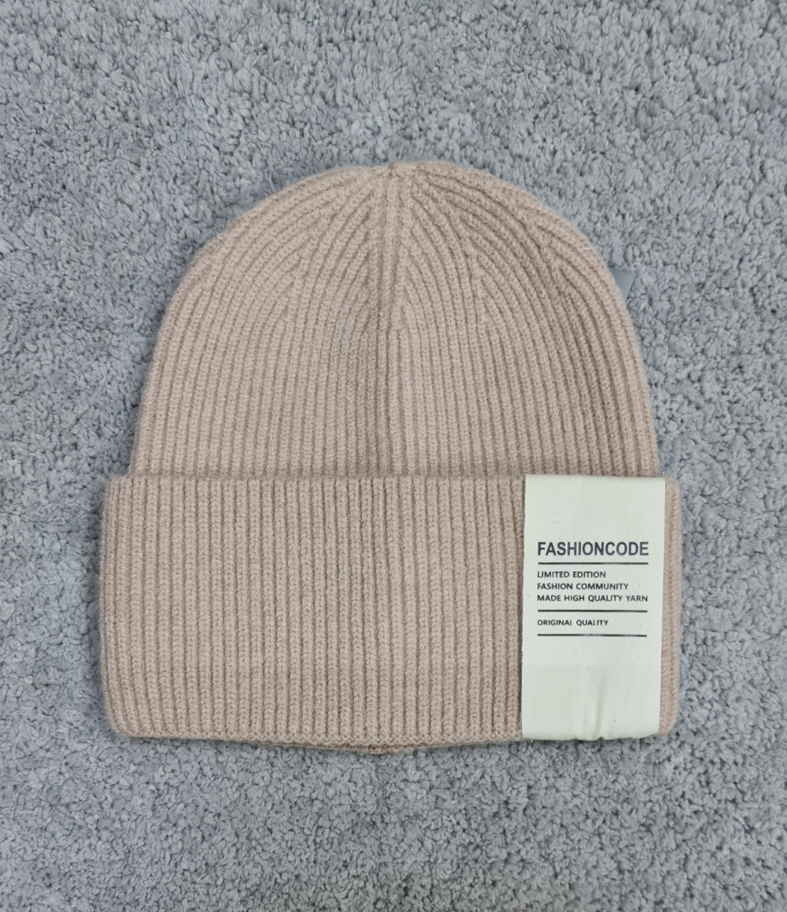 Шапка жіноча однотонна класична