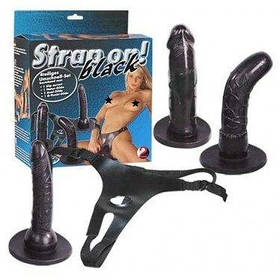 Страпон із трьома чорними насадками з кріпленням на трусиках
