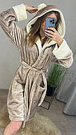 Теплий жіночий бежевий халат з вушками , короткий жіночий махровий халат