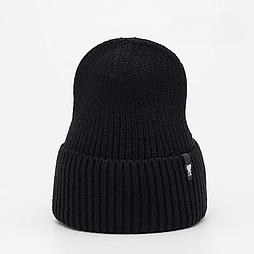 Дитяча шапка у чорному кольорі сердечко