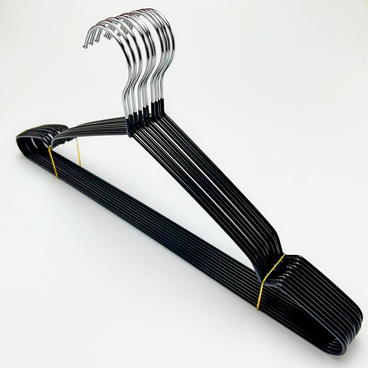 Металеві плічка вішалки тремпеля для одягу чорного кольору товщина 3 мм в упаковці 10 штук, фото 1