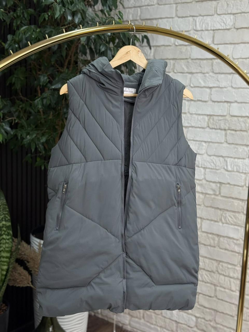 Стильна жіноча жилетка на синтепоні 100, тканина "Плащівка" 52, 54, 56, 58 розмір 52