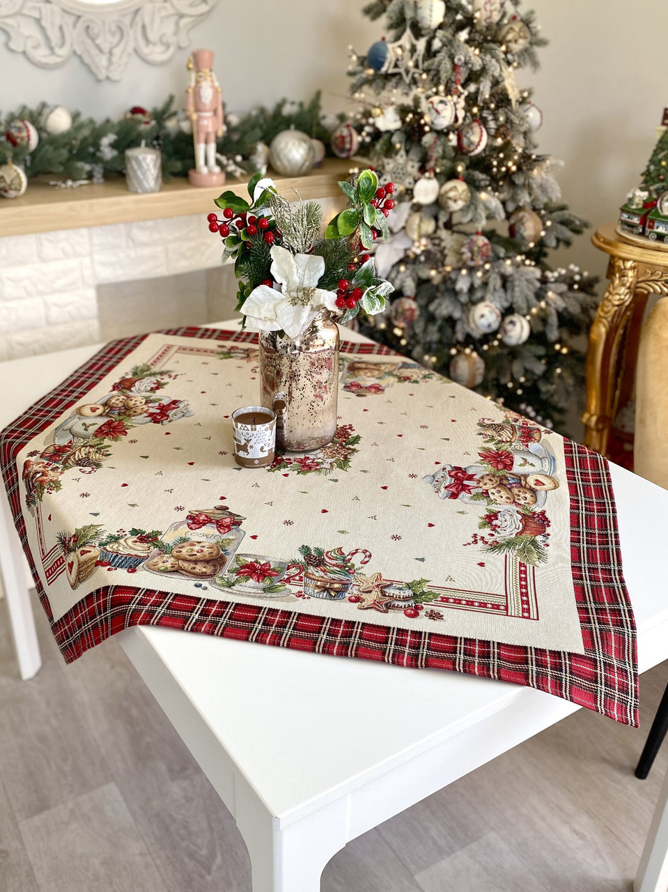 Скатертина на Новорічний стіл  97х100 см. гобеленова RUNNER1385, фото 1