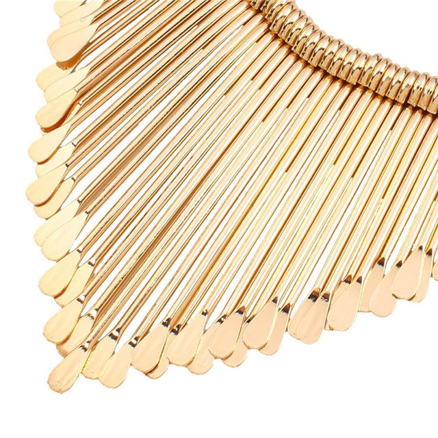 Комплект біжутерії  в античному стилі. Кольє з сережками золотисте