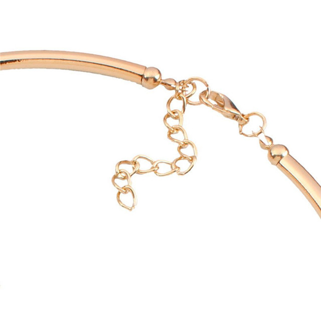 Комплект біжутерії  в античному стилі. Кольє з сережками золотисте