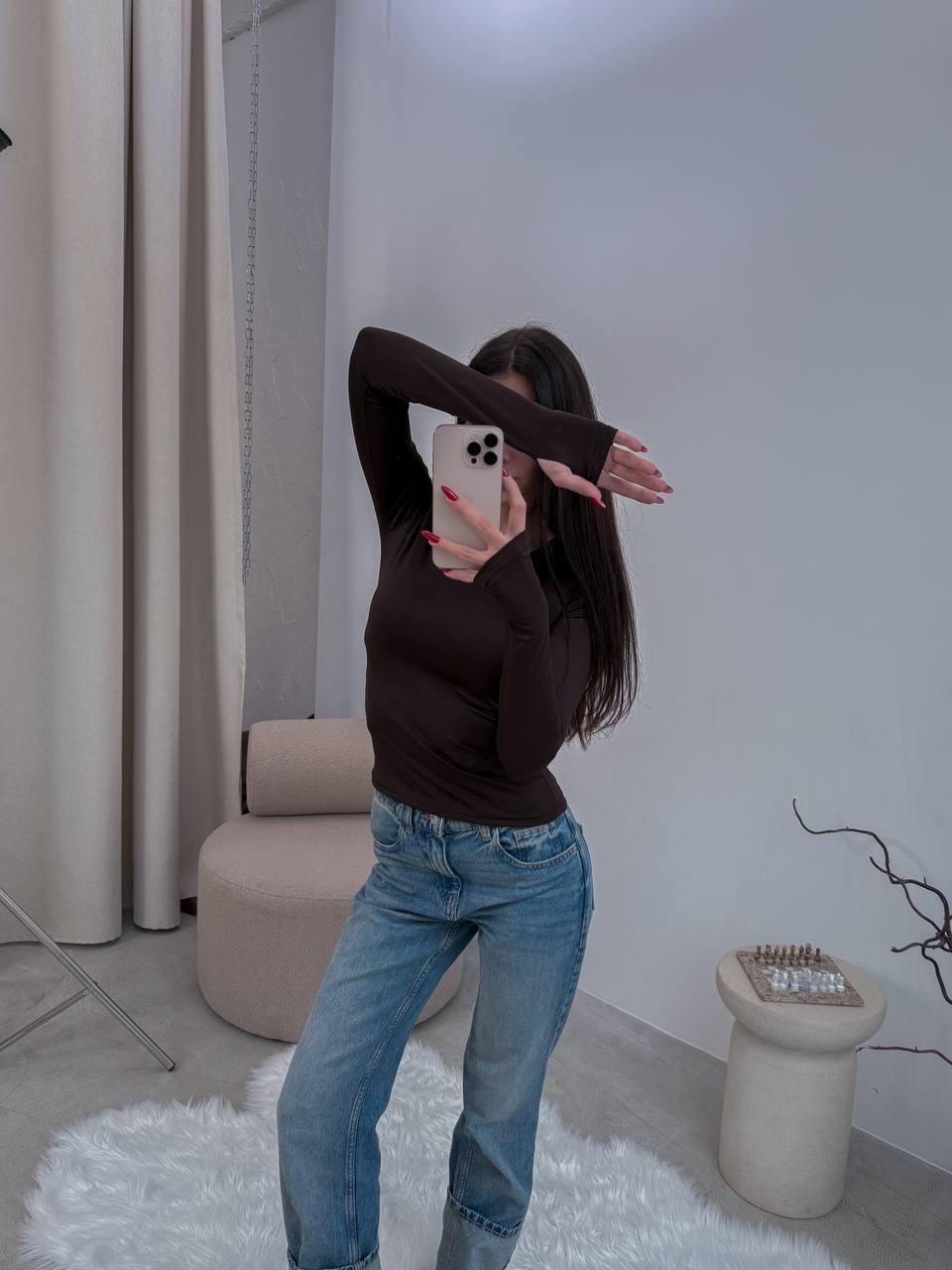 Обтягуючий лонгслів з вирізами для пальчиків з натурального мікродайвінгу Модель: 1526-2339 Колір: темний шоколад, фото 1