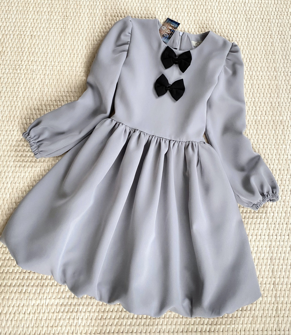 Дитяча стильна сіра святкова сукня для дівчинки зі спідницею-балоном, фото 1