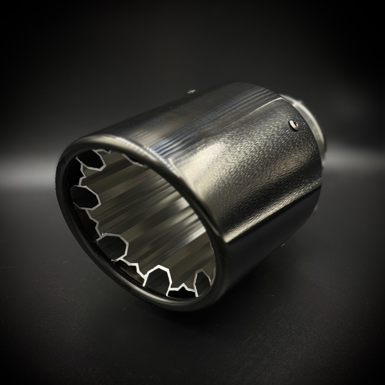 Насадка "Hexagons" на вихлопну систему під трубу 63 мм, зовнішній діаметр 102 мм