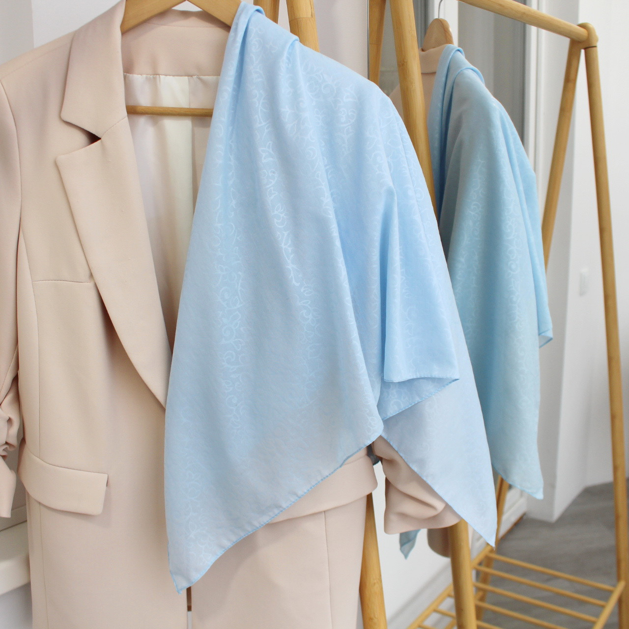 Хустка батистова "Клара" блакитна 325023, фото 1