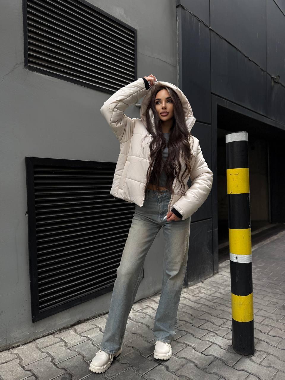 Стильна жіноча коротка куртка зимова (Розмір S (42-44), М (46-48), L( 48-50), XL (50-52)), Молочна, фото 1