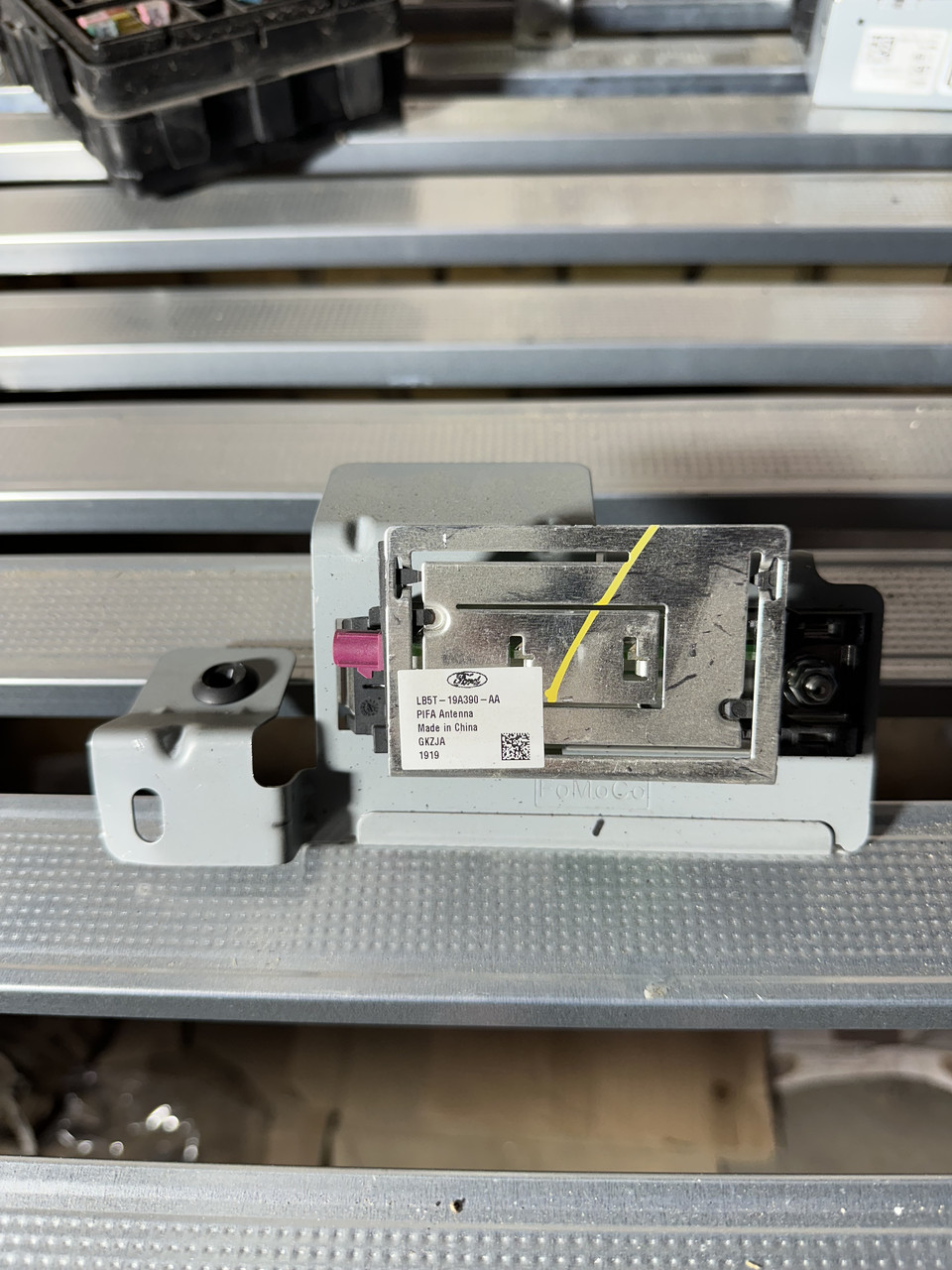 Planar Antenna Module Amplifier Ford Explorer 20- LB5Z19A390AA, фото 1