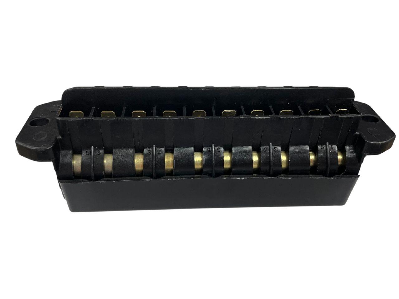 Блок предохранителей ВАЗ 2101-06 (ст.обр.6 предохранителей) (монтажный блок) FLAGMUS