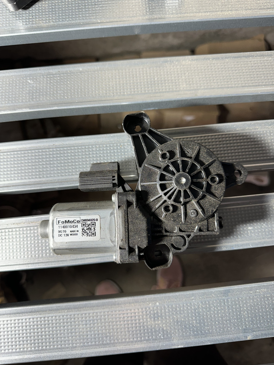 Мотор склопідйомника лівий задній Ford Explorer 6 20- CM094020-B, фото 1