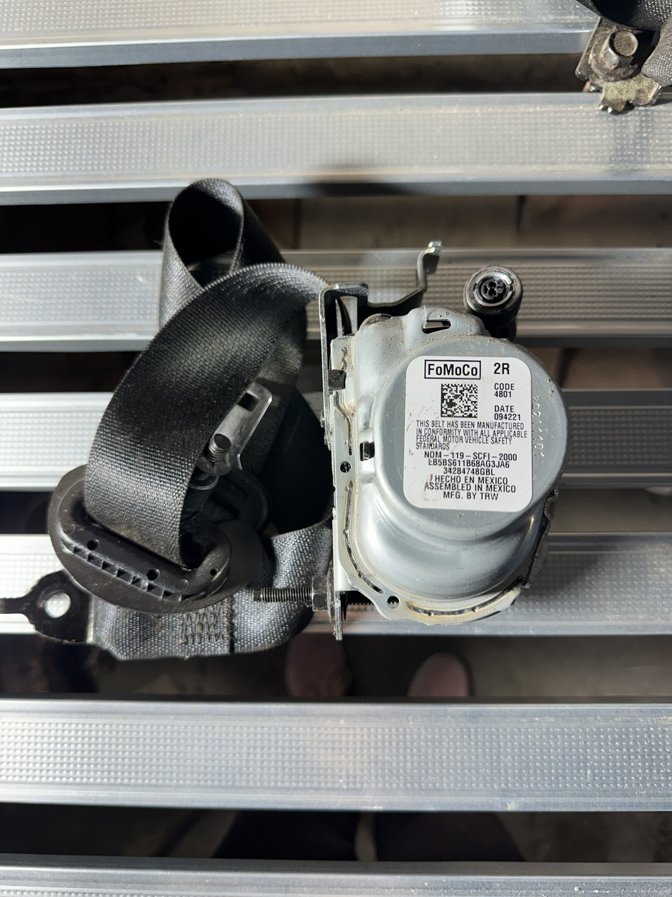 Ремінь безпеки задній правий Ford Explorer 6 20-/Lincoln Aviator 20- з піропатроном, чорний LB5BS611B68AG3JA6, LB5Z78611B68AA, фото 1