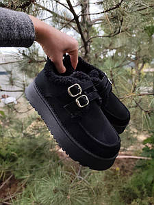 Уги-тапки UGG короткі ЧОРНІ BLACK з ремінцями на високій підошві  з утепленою устілкою жіночі