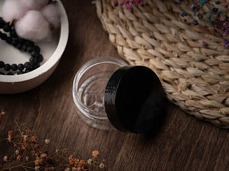 Баночка пластикова для крему. 58x35мм 50мл