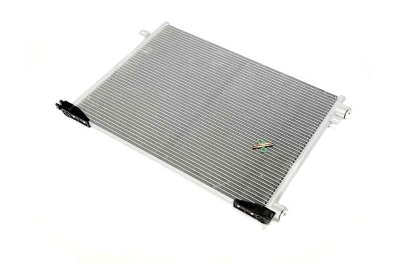 Конденсатор кондиціонера Opel Vivaro A (01–) / Renault Trafic II (01–) (Nissens) 940109