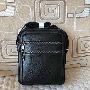 Чоловіча сумка чорна на блискавці з кишенями 24,5*21 см із натуральної шкіри Liza