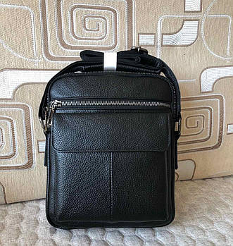Чоловіча сумка чорна на блискавці з кишенями 24,5*21 см із натуральної шкіри Liza