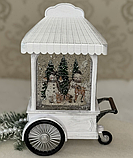 🤍Новорічний музичний декор у формі вінтажної крамнички з автопіддувом гліттера "Сніговики у лісі", Білий, фото 2