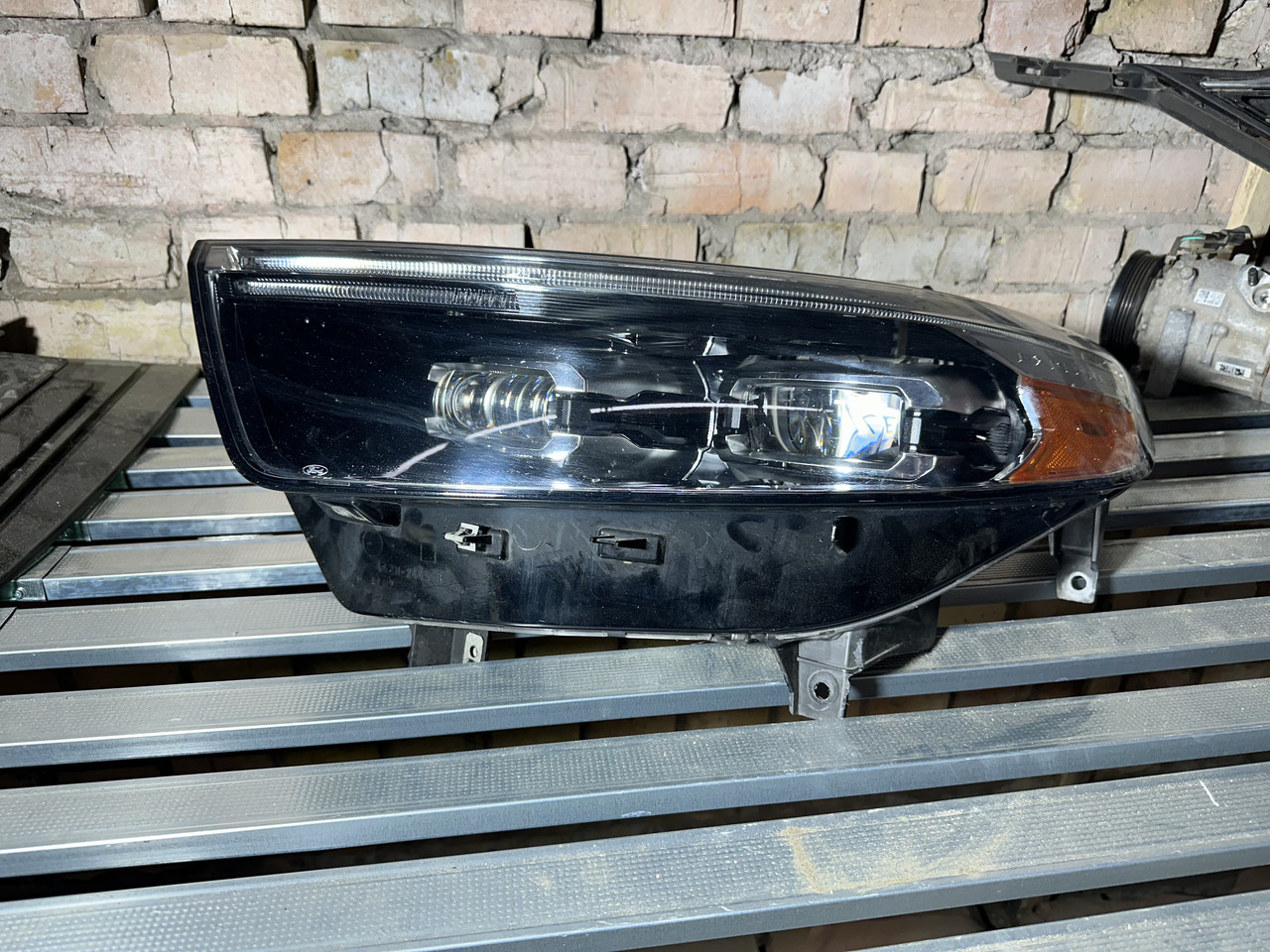 Фара передня ліва в зборі Ford Explorer 20- LED, з блоком, адаптив Platinum, LB5Z13008AY, LB5B-13W030-CH, фото 1