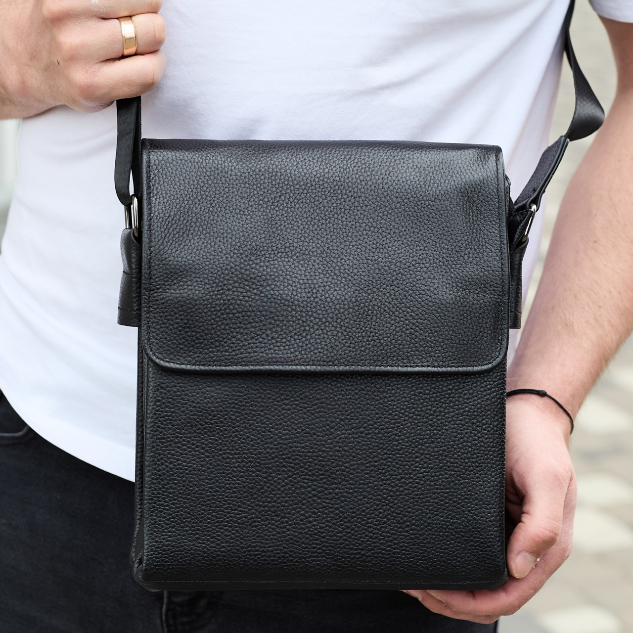 Сумка шкіряна чоловіча 21.5х25х7 / месенджер на одне плече / барсетка для міста, чорна, фото 1